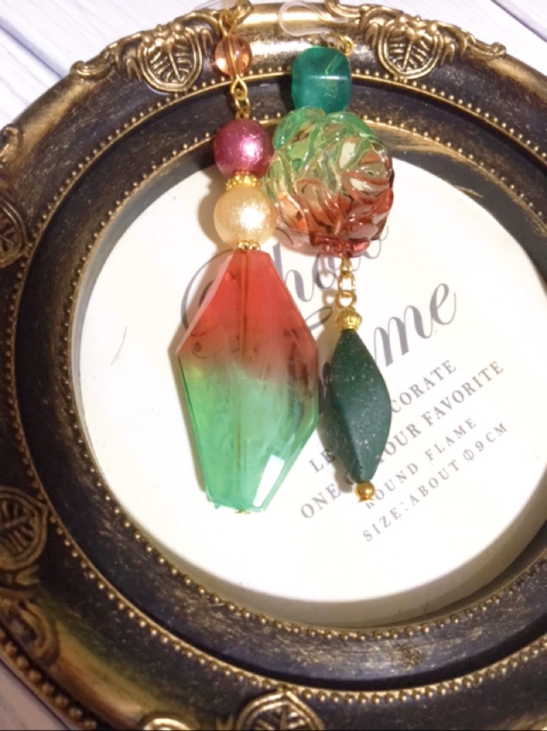 手染め苺柄ピアス