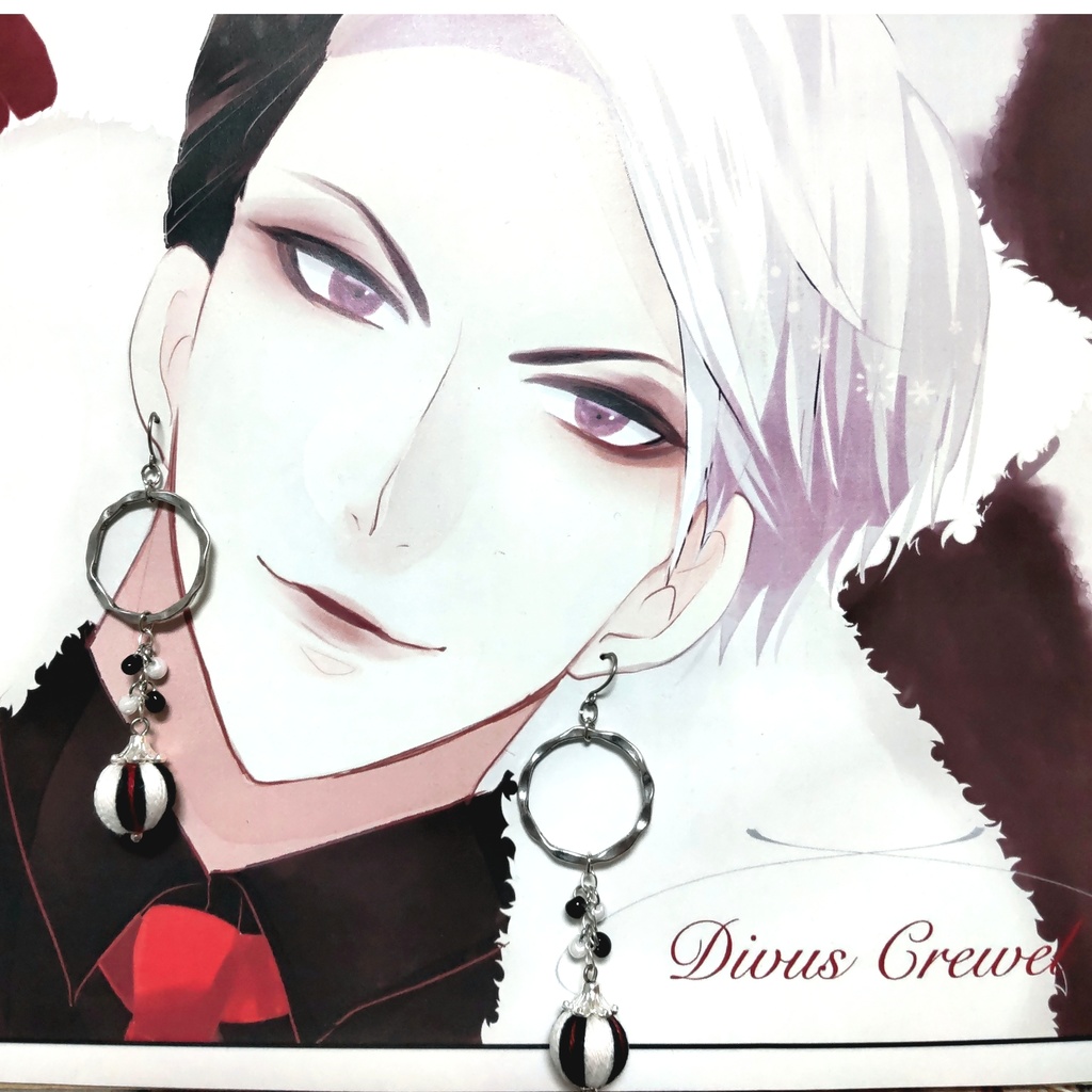 ツイステッドワンダーランド クルーウェル先生 巻き玉のピアス・イヤリング