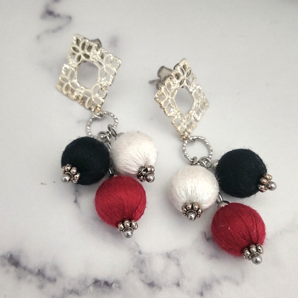 ツイステッドワンダーランド クルーウェルイメージ 巻き玉デザインピアス・イヤリング