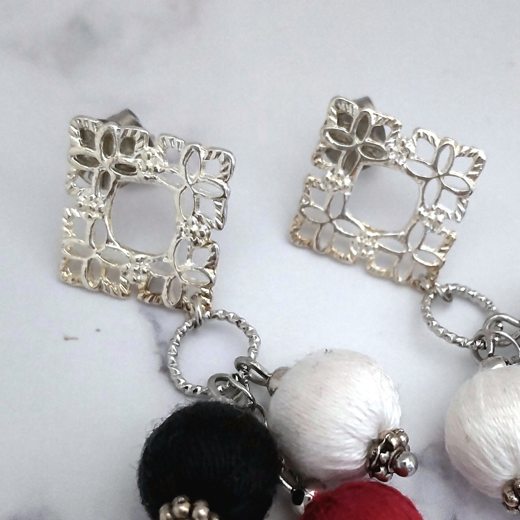 ツイステッドワンダーランド クルーウェルイメージ 巻き玉デザインピアス・イヤリング