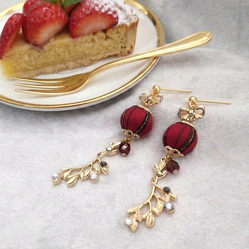 ツイステッドワンダーランド　シルバー　ラ・ボンボニエールイメージイヤリング・ピアス
