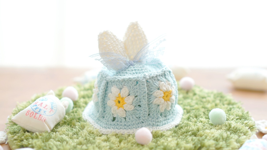 Bunny flower square hat