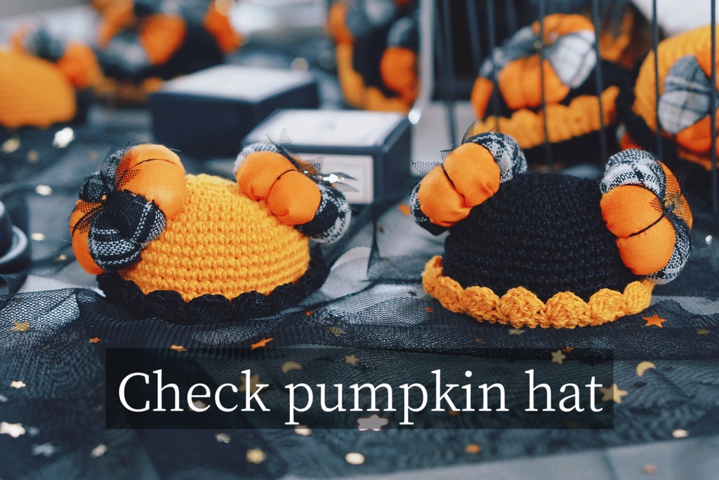 Check pumpkin hat