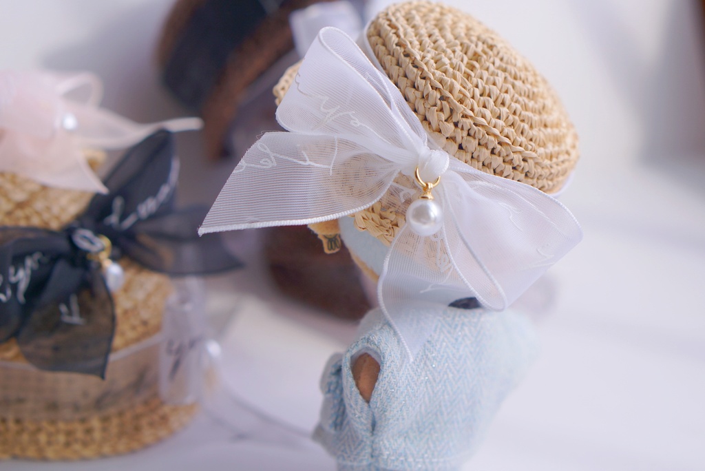 See-through ribbon straw hat