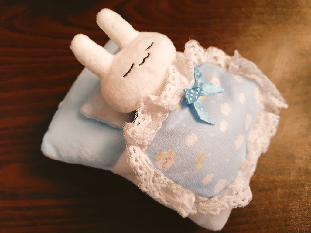 すやすやうさぎ_ぬいぐるみストラップ