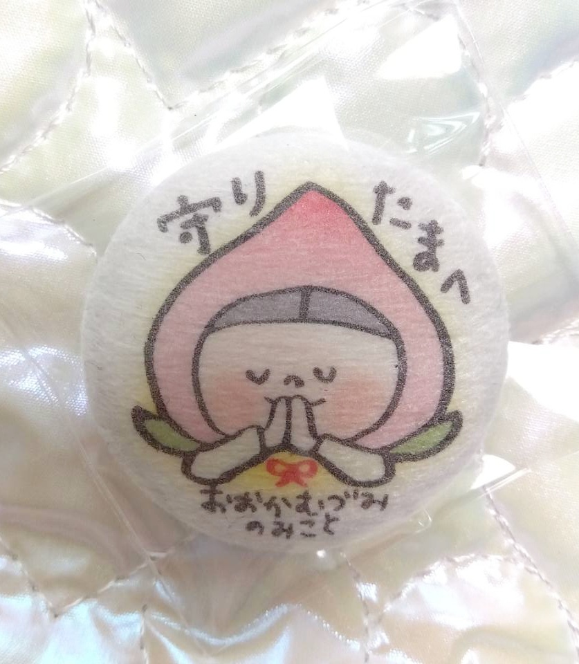 缶バッジ【おおかむづみさん】桃の神様