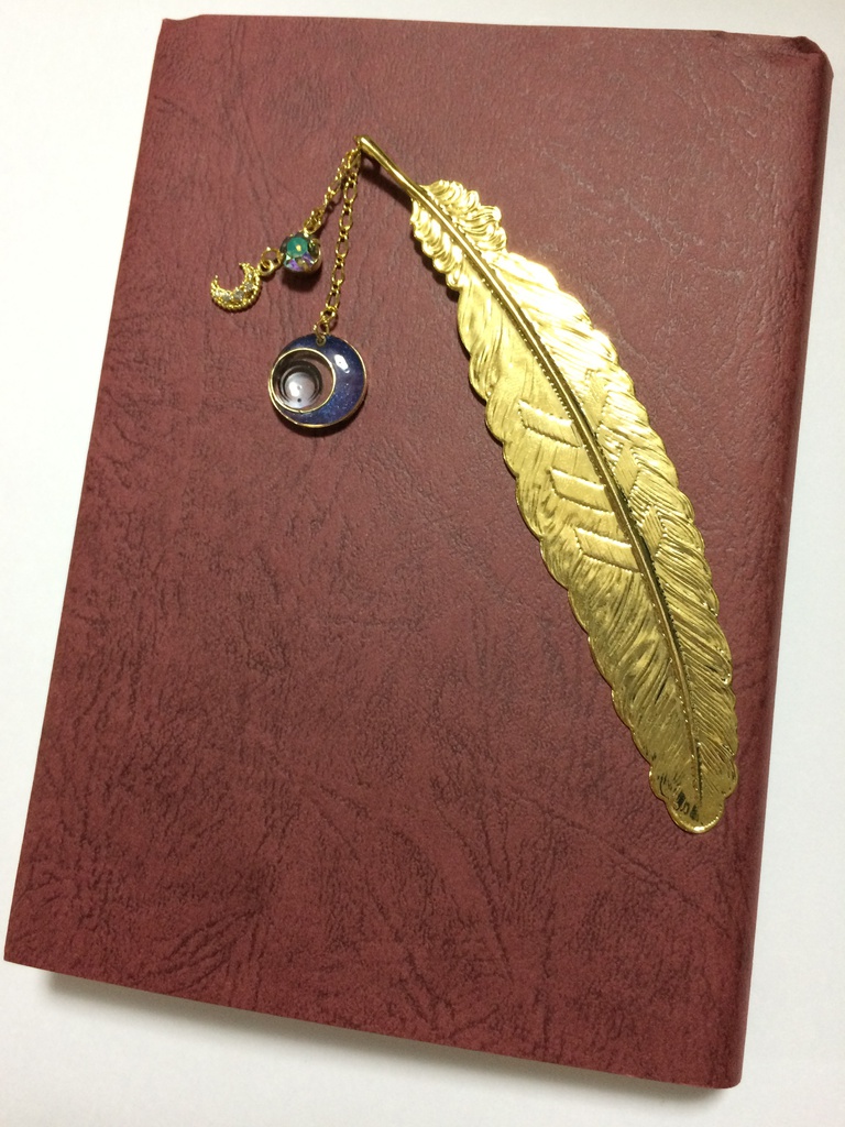 紋モチーフ付き羽根しおり(ブックマーカー)