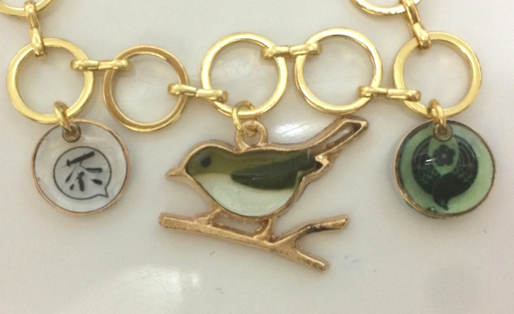 鶯丸のウグイスモチーフバッグチェーン