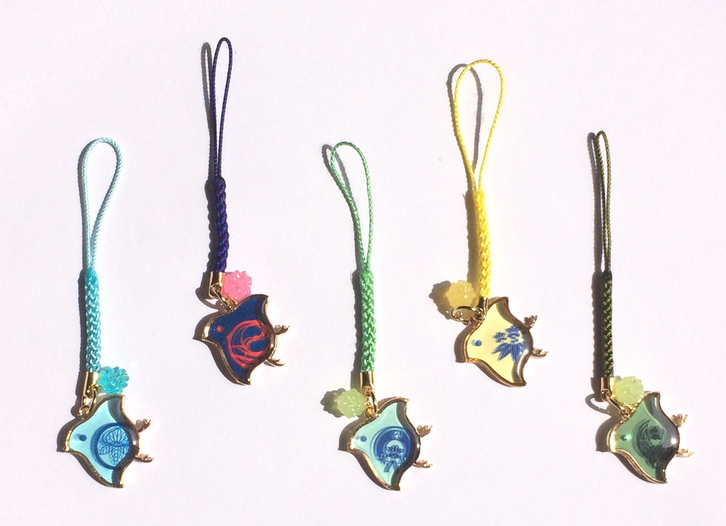 とうらぶちどり根付①