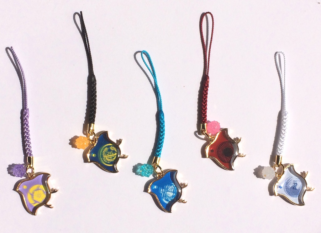 とうらぶちどり根付①