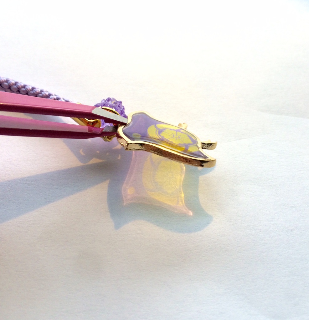 とうらぶちどり根付①