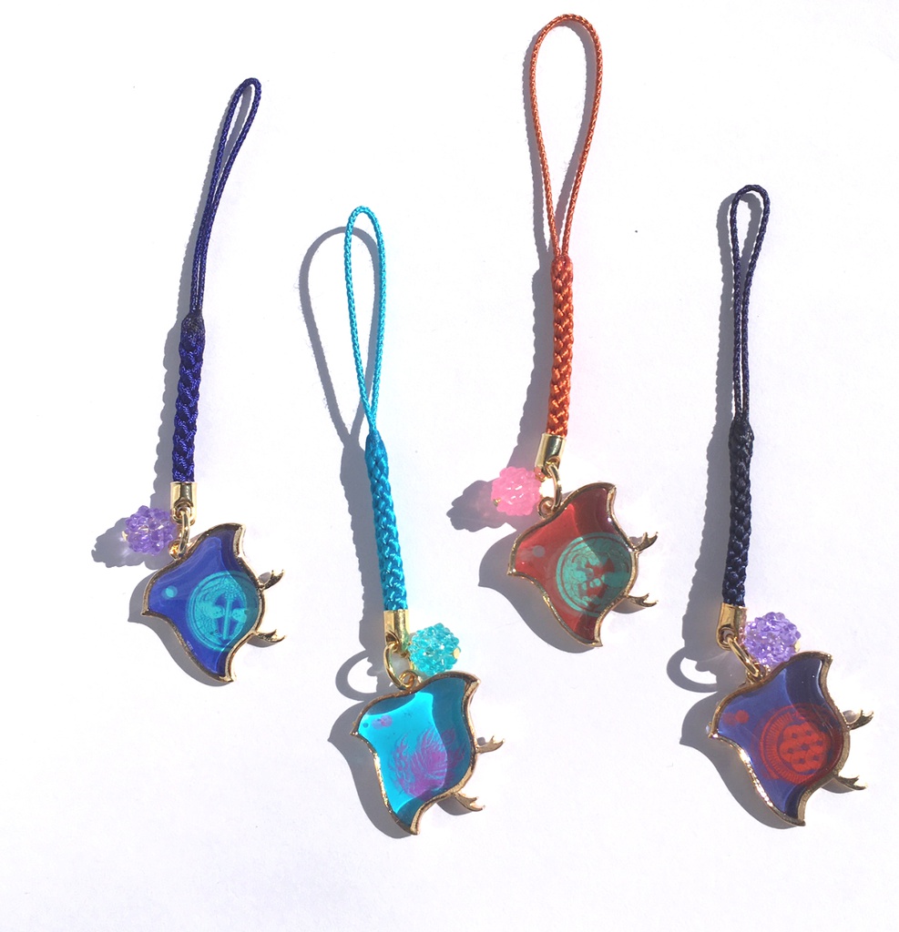 とうらぶちどり根付②