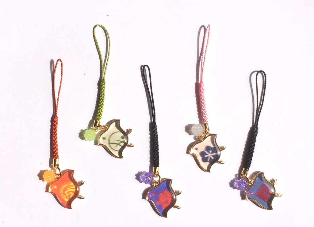 とうらぶちどり根付②