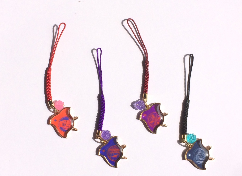 とうらぶちどり根付②