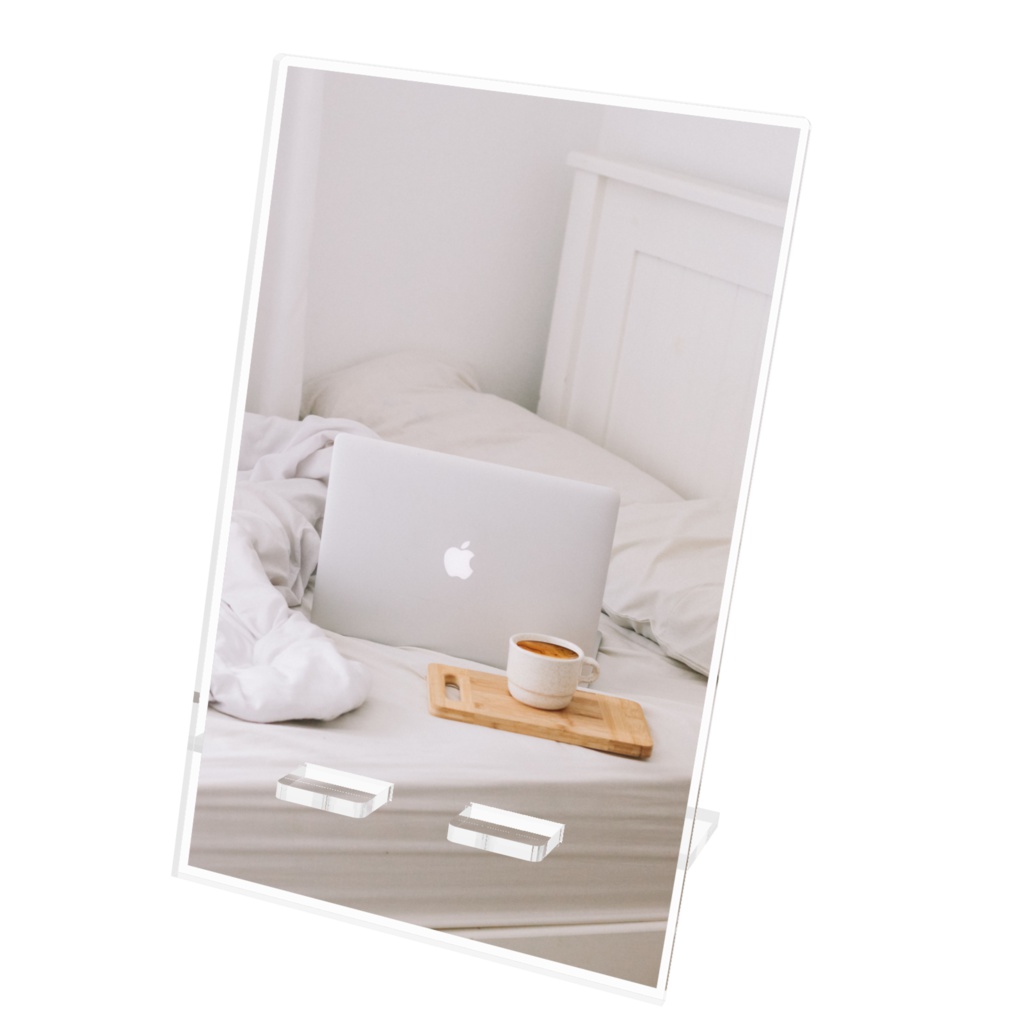 Apple on the bed アクリルスマホスタンド