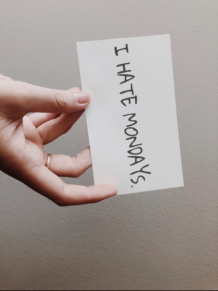 I HATE MONDAYS iPhoneケース