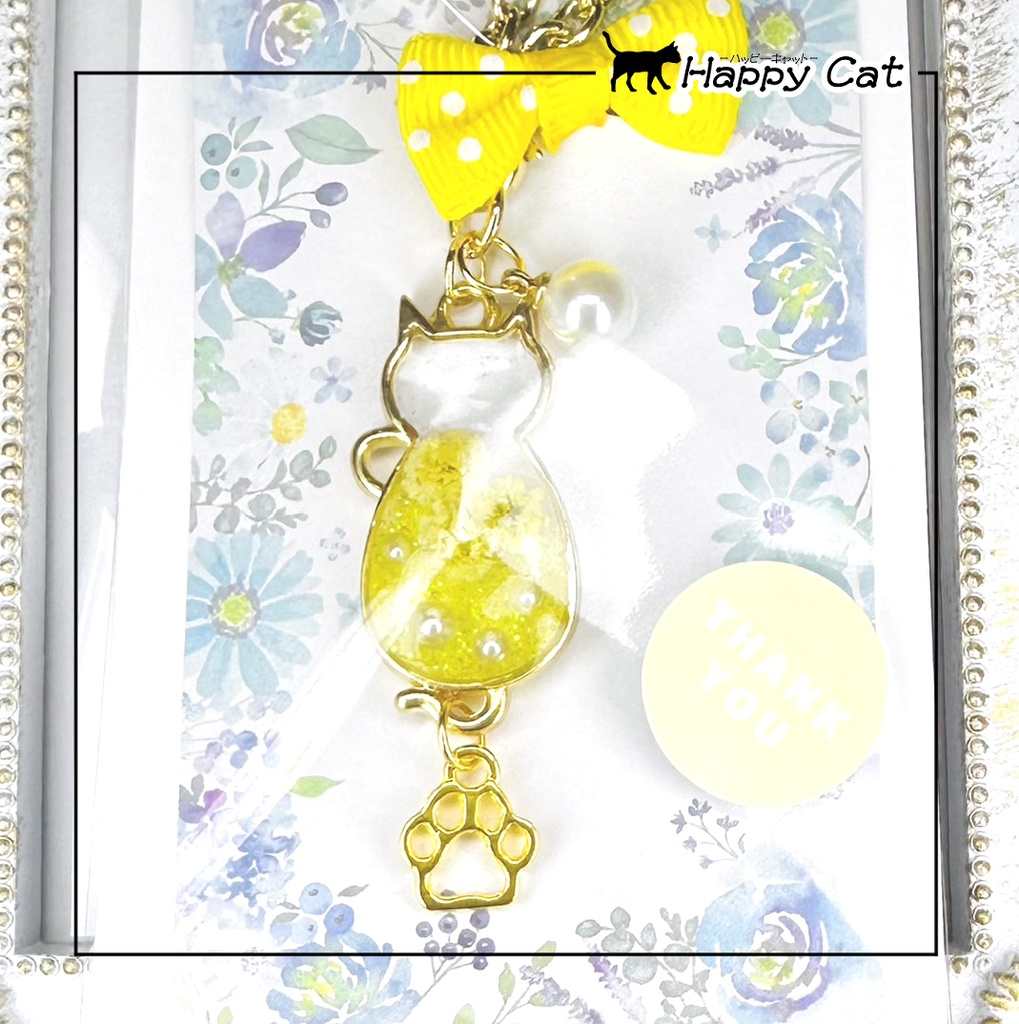 猫のバッグチャーム 黄色のかすみ草とパール