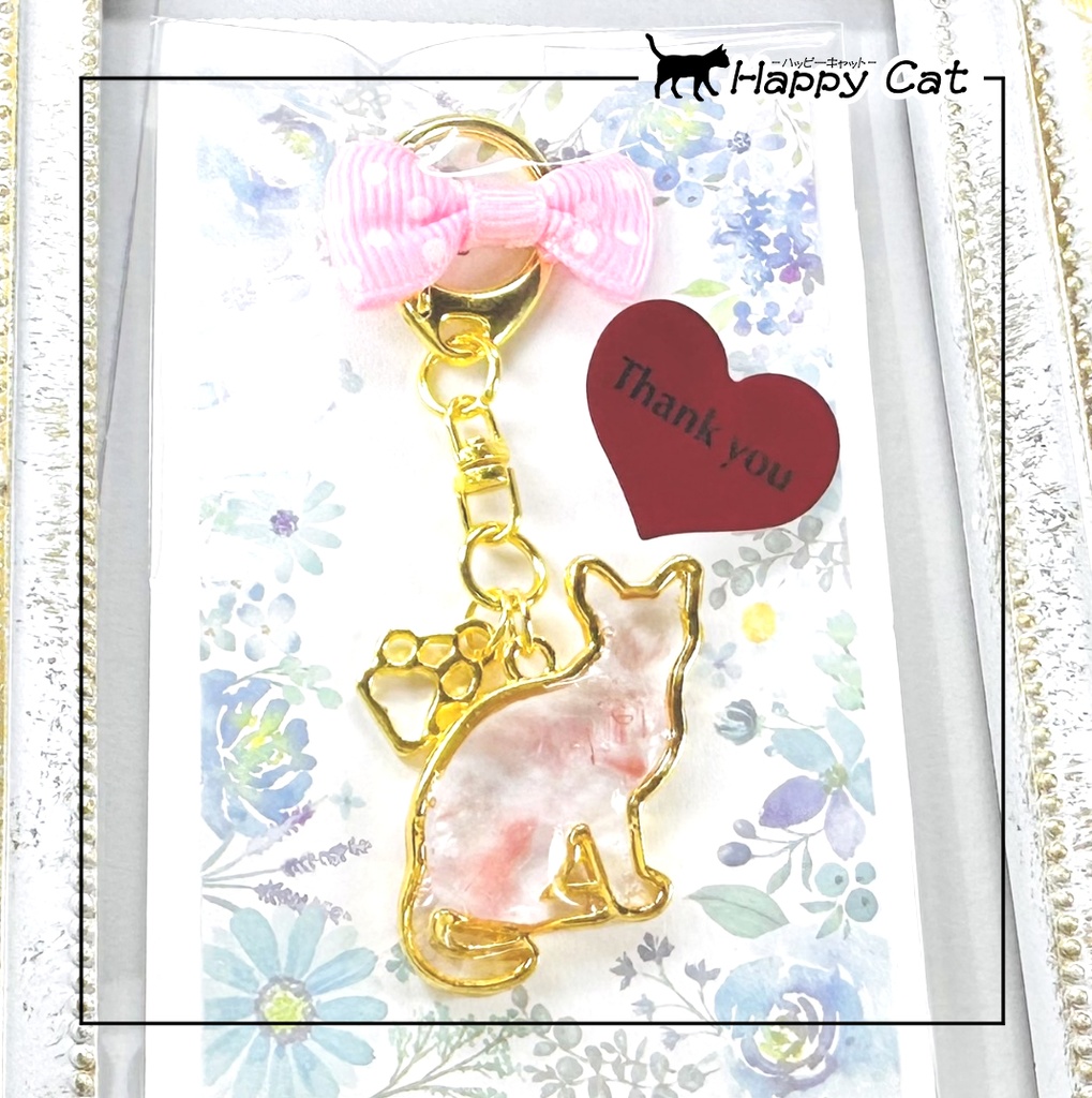 猫のキーホルダー 薄ピンクのさざれ石❤