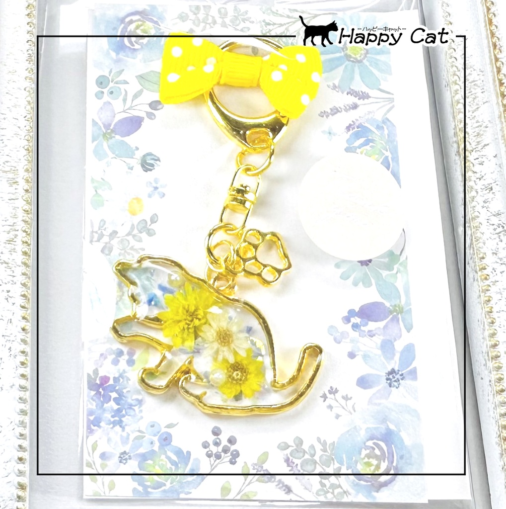 猫のキーホルダー 青のホログラムと黄色のスターフラワー、フェイクパール❤