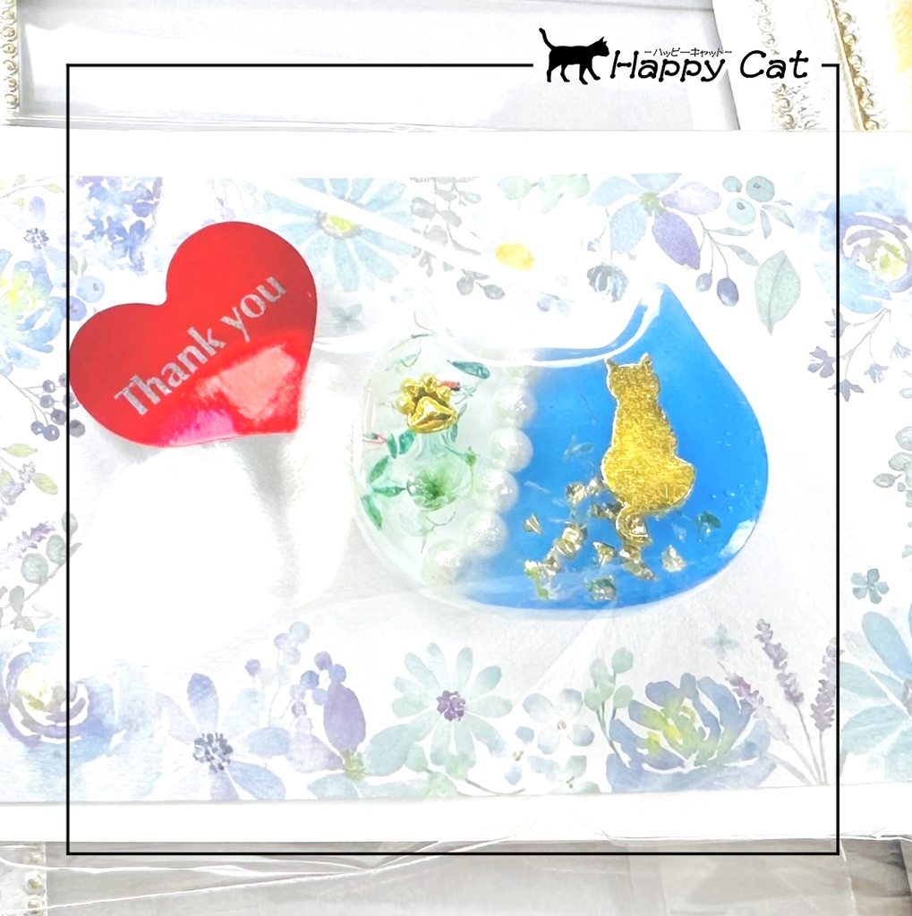 猫のブローチ パールと猫のシルエット、花びらを閉じ込めました🖤