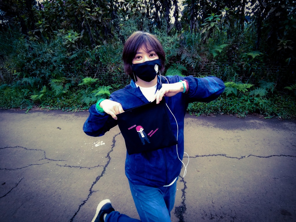 ドS炸裂サコッシュ「待たせたな めろん王子様だ」