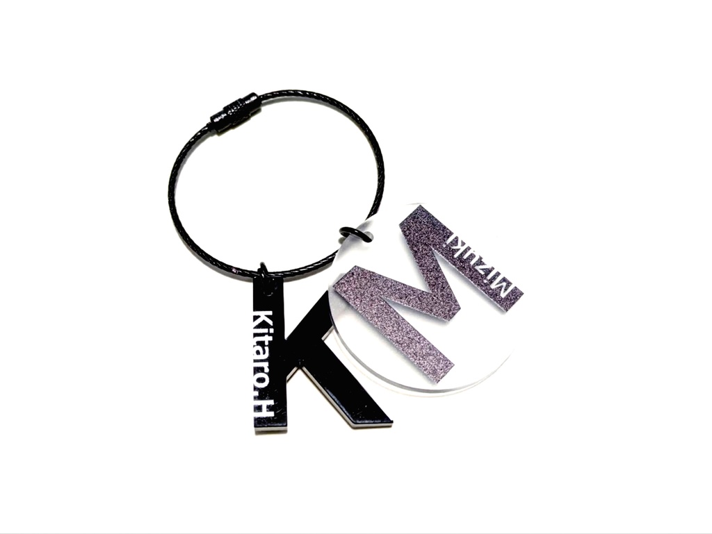 イニシャルアクリルキーホルダー(2種)