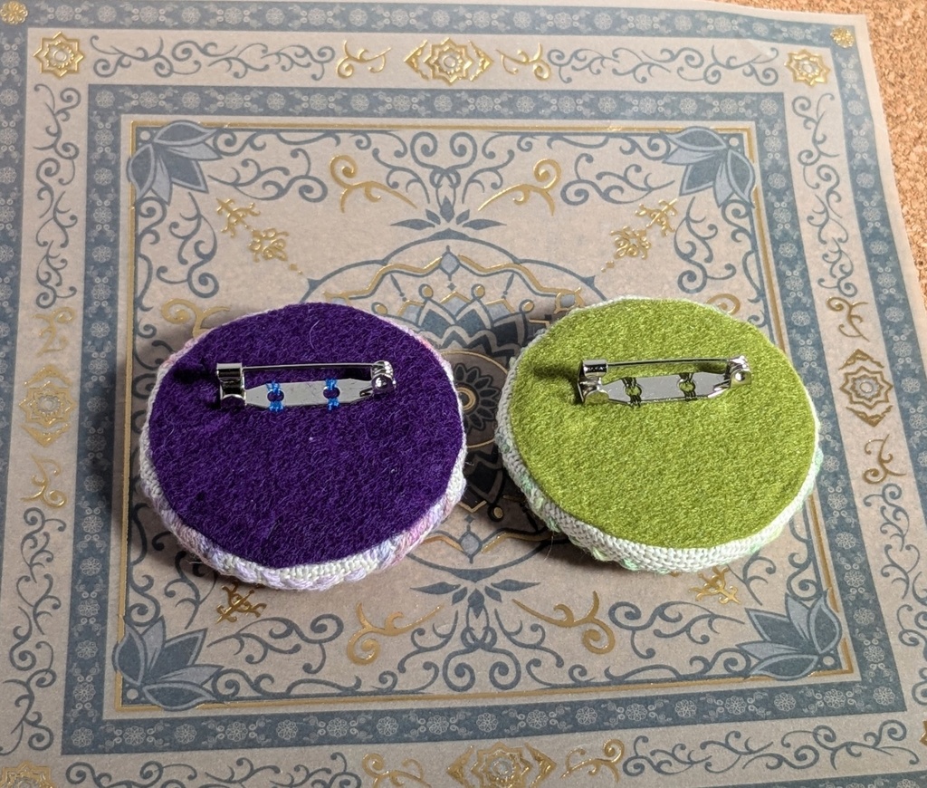 こぎん刺しブローチ