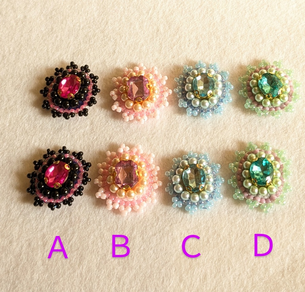 ビーズ刺繍のピアス