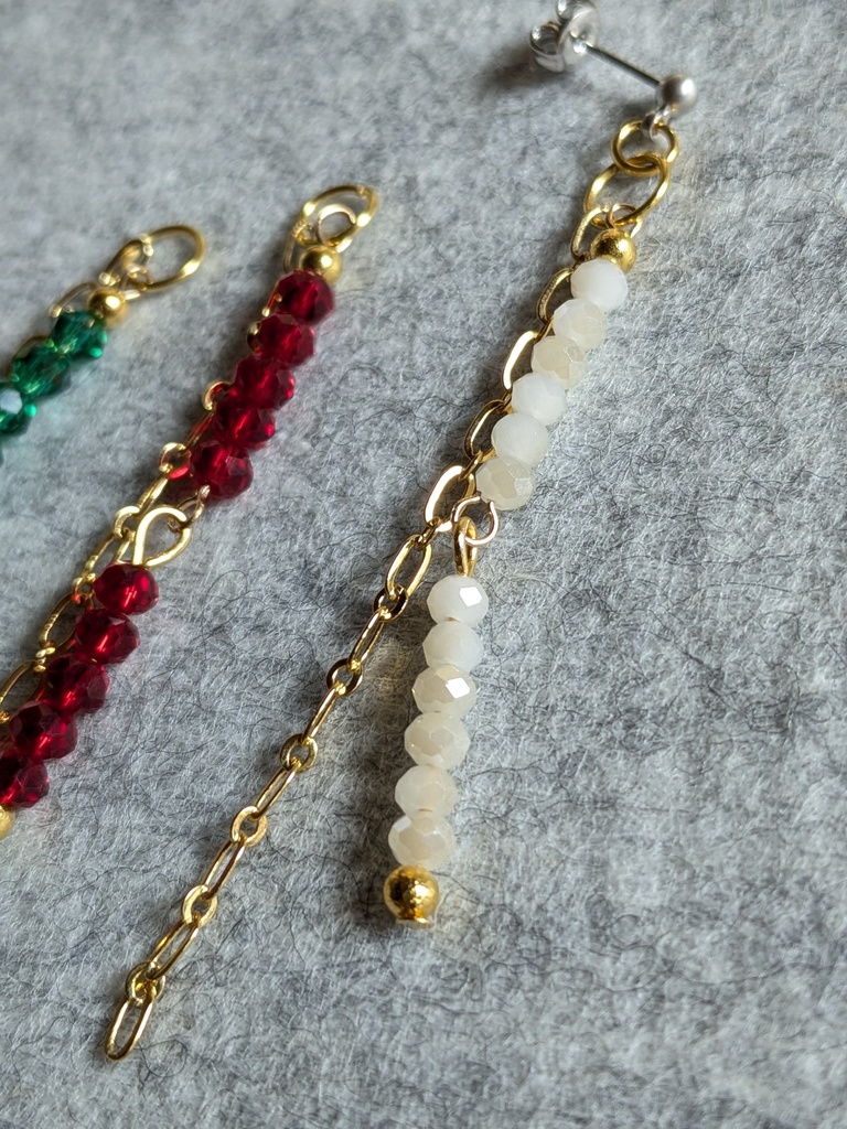 チェーンとビーズのピアス