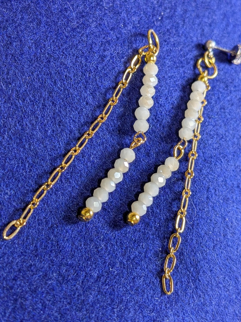 チェーンとビーズのピアス