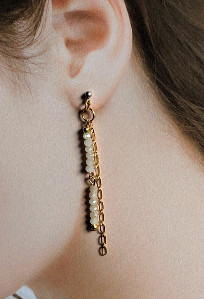 チェーンとビーズのピアス