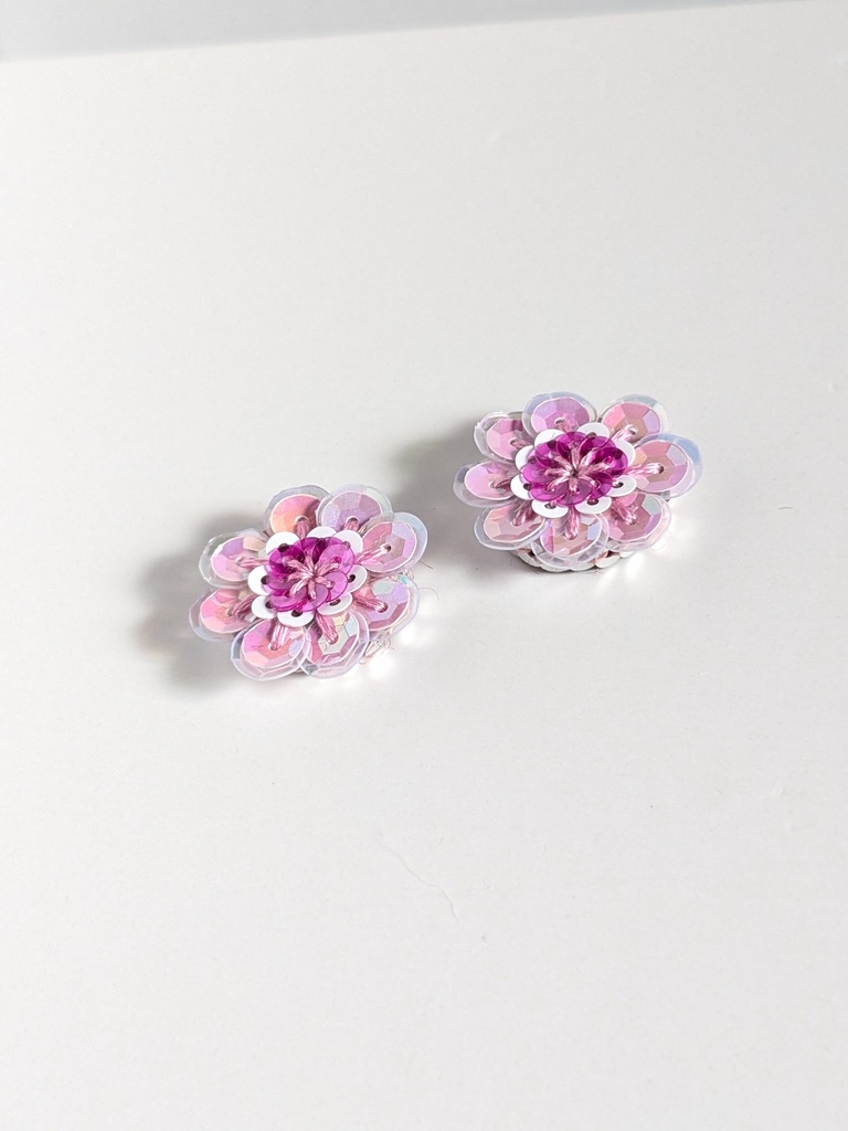 スパンコールフラワーピアス ピンク