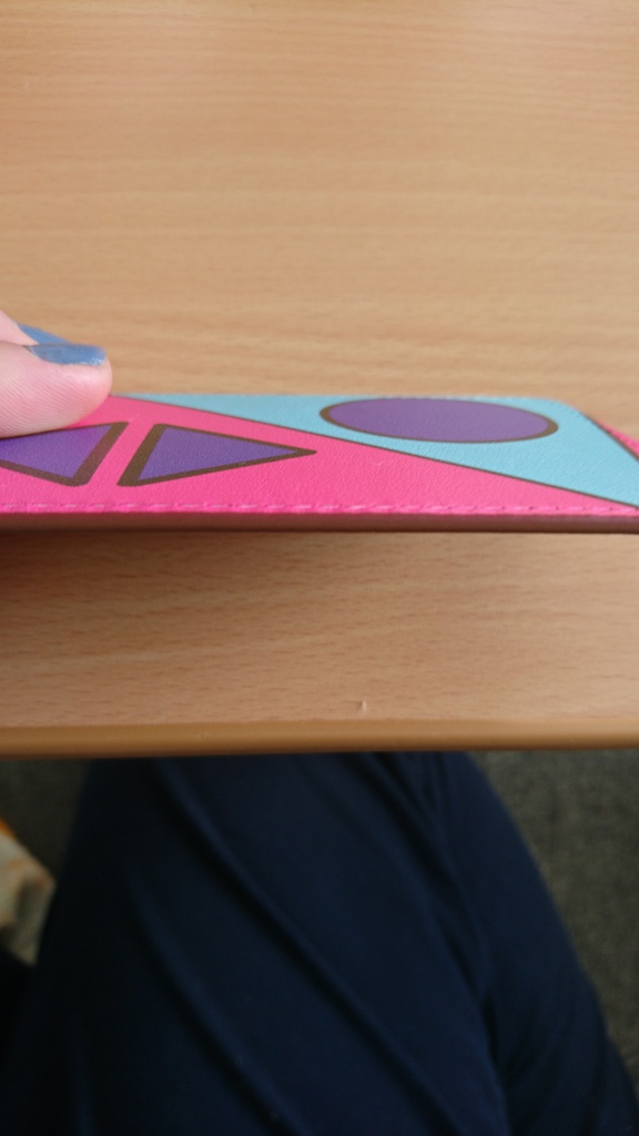 モチーフのパスケース