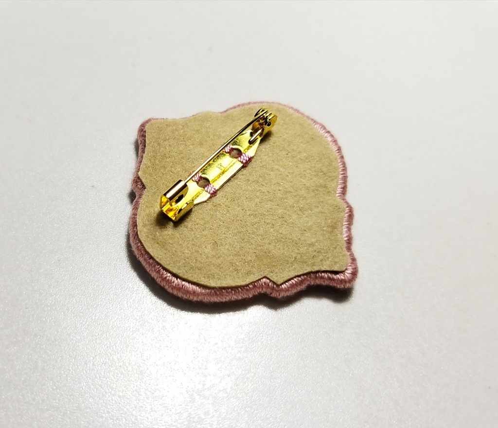 百合の刺繍ブローチ 652