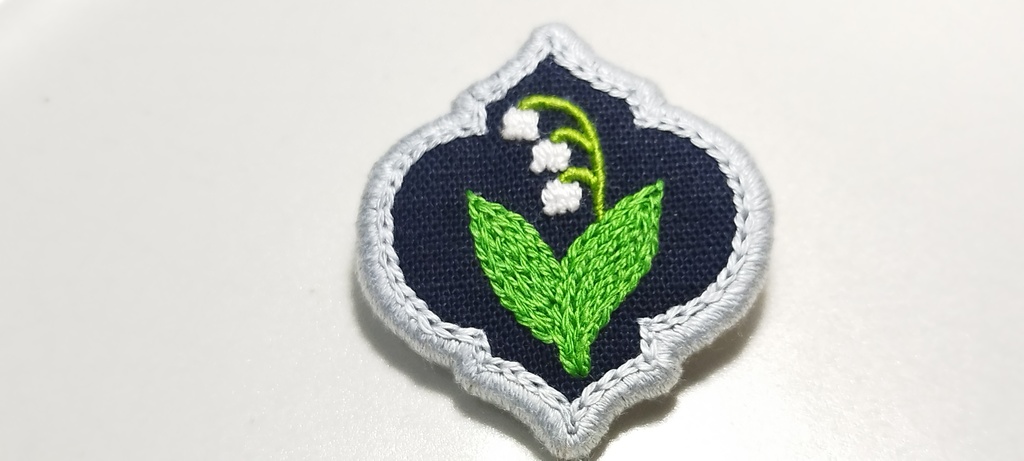 スズランの刺繍ブローチ 650