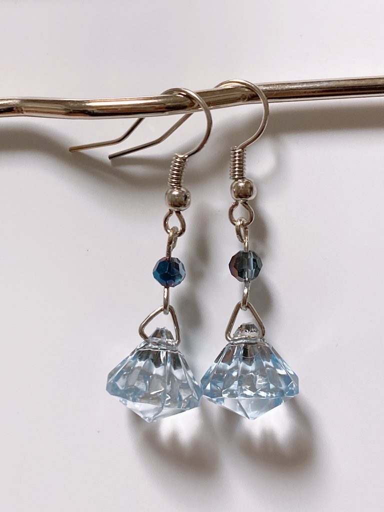 クリスタルピアス/Blue