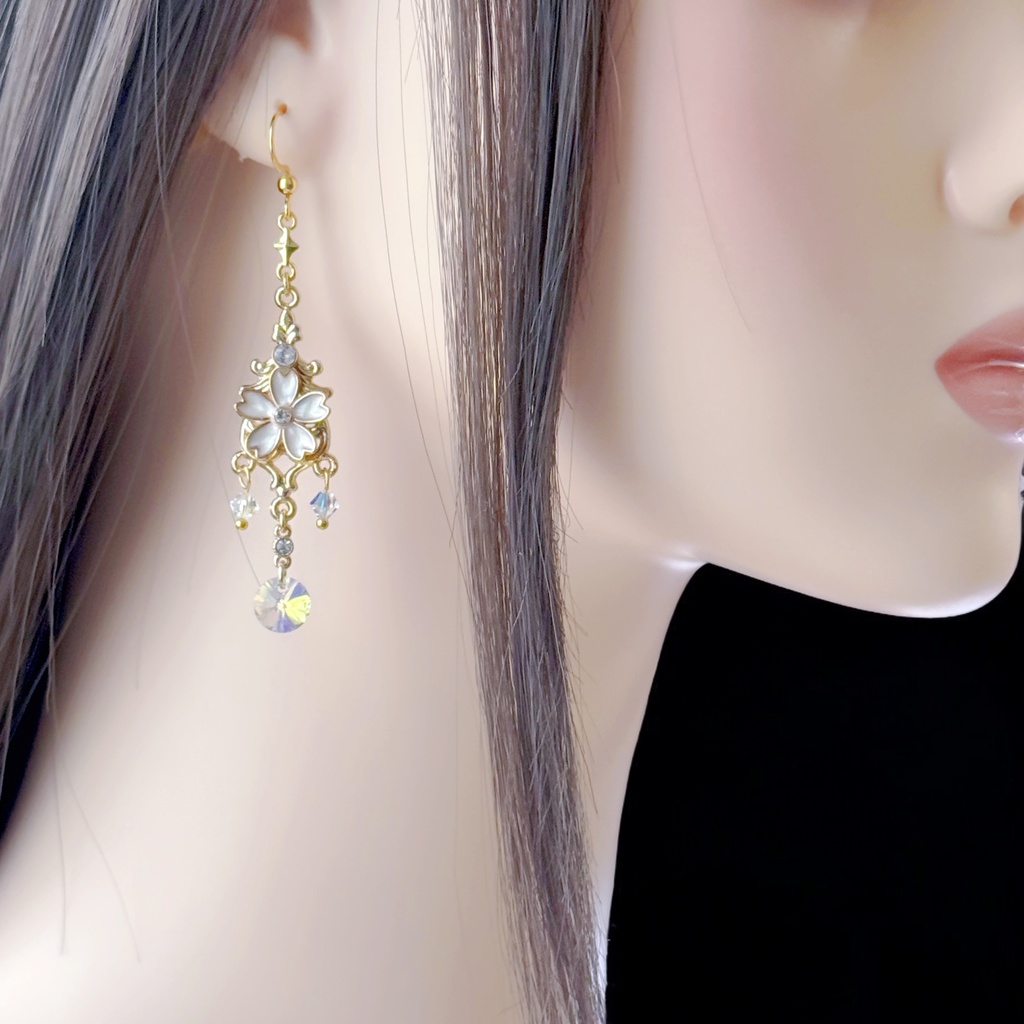 桜乙女★月と桜のクリスタルガラスピアス/イヤリング(ホワイト)