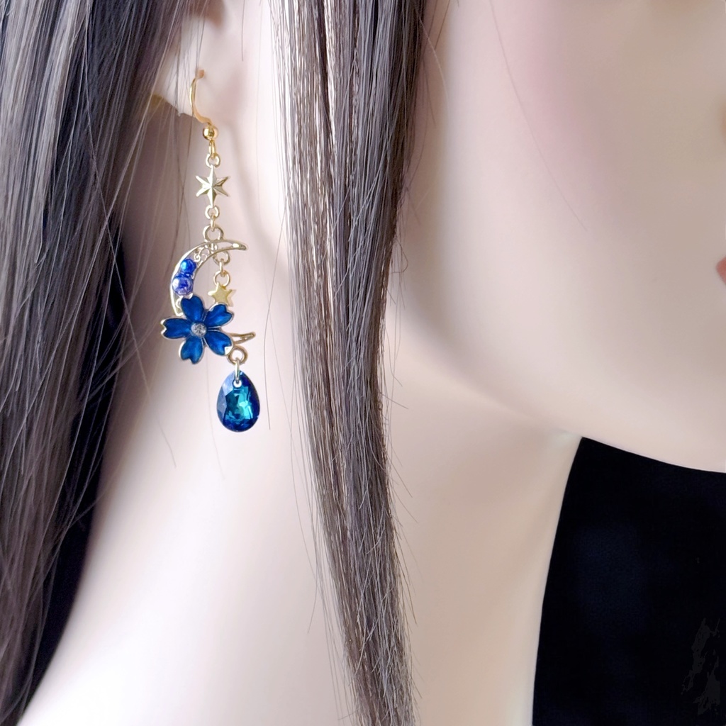 桜乙女★月と桜のクリスタルガラスピアス/イヤリング( ディープブルー)