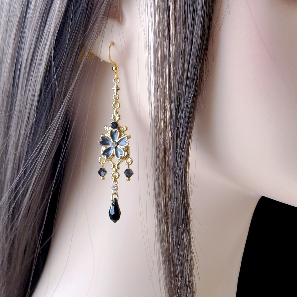 桜乙女★月と桜のクリスタルガラスピアス/イヤリング(ブラック)