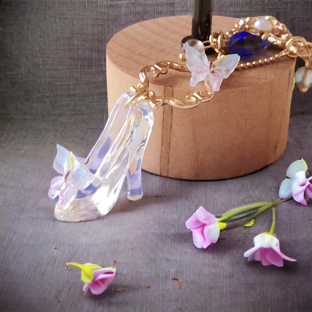 【片耳用】シンデレラのガラスの靴ピアス/イヤリング