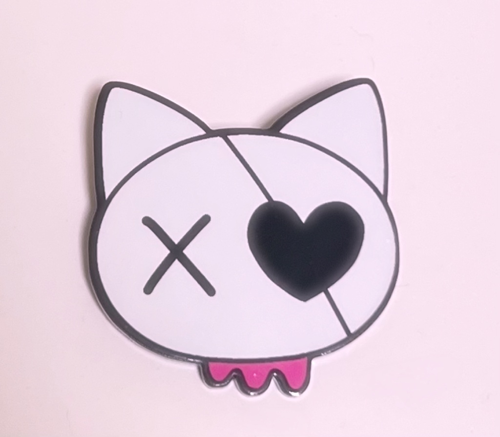 ロマ猫ちゃんピンバッジ