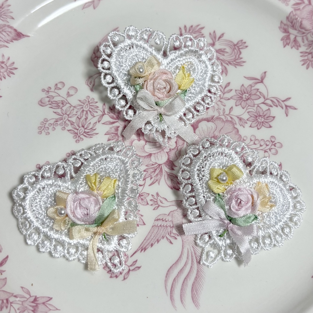Embroidery Heart clipโก