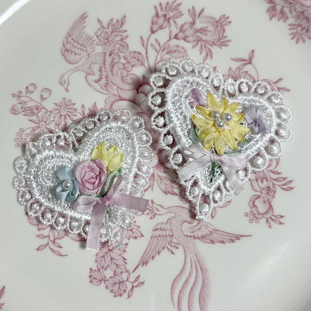Embroidery Heart clipโก