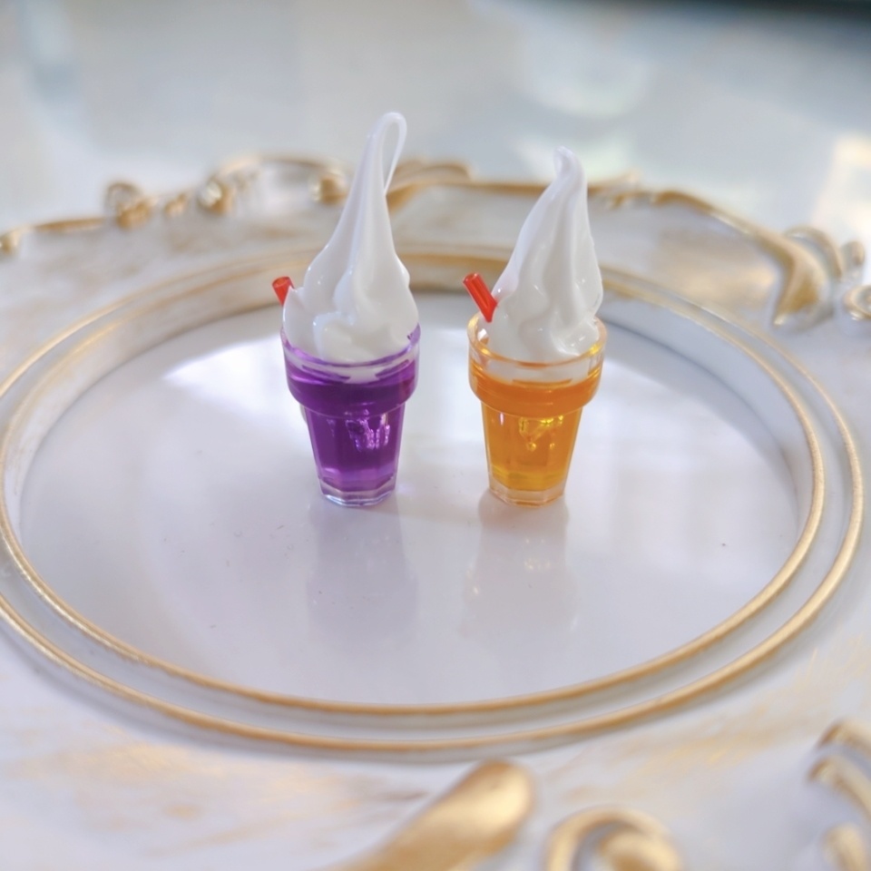 お手持ちクリームソーダ