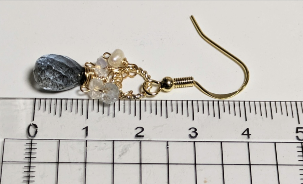 モスアクアマリンのピアス