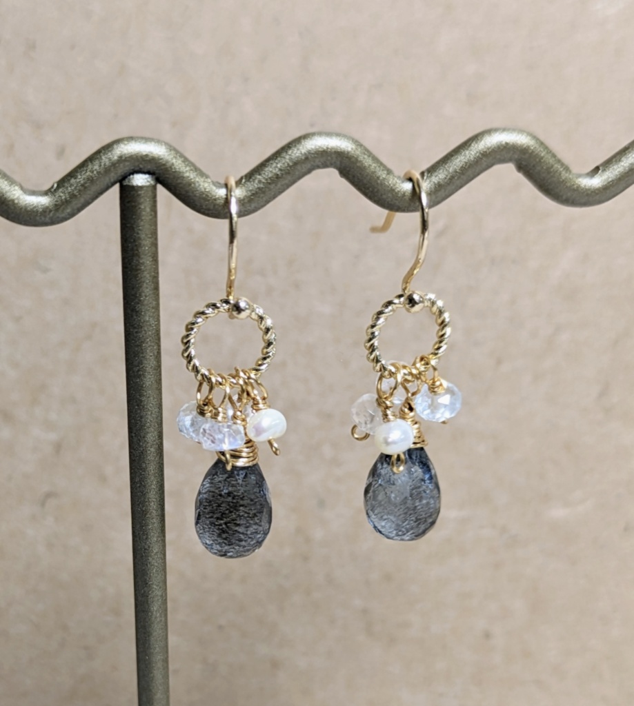 モスアクアマリンのピアス