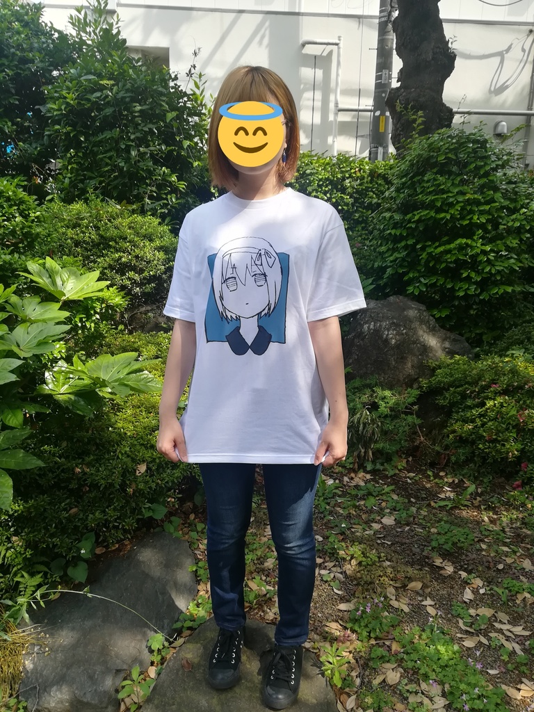 青いおんなのこTシャツ