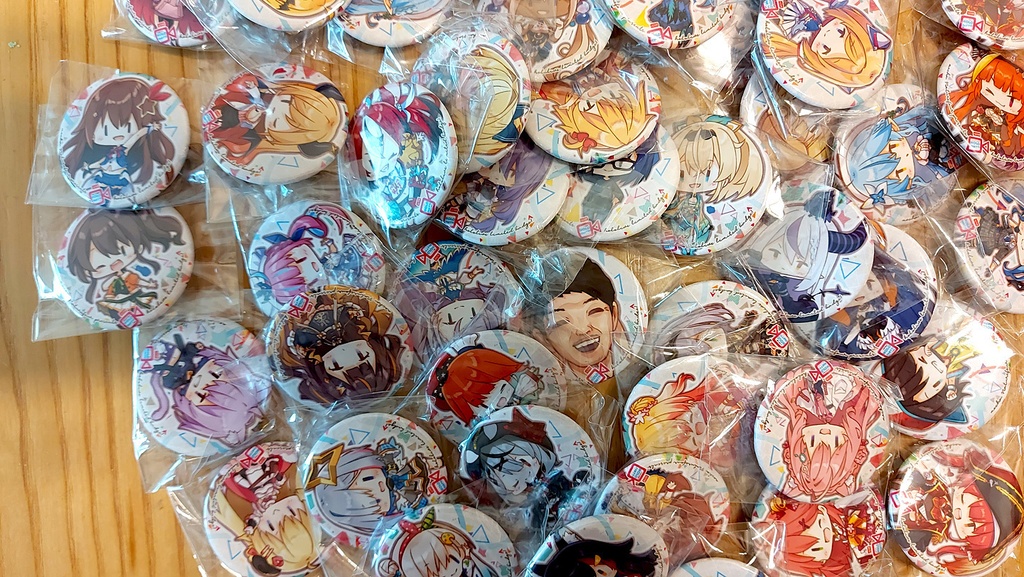 ホロライブトランプと特典バッジ