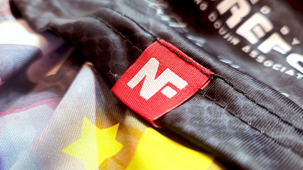 【BOOTH限定C104/8月下旬以降発送】(サイズXL)風林火山通販五周年限定セット4点入り(Tシャツ、メタル、箔押しカード、アクリル)