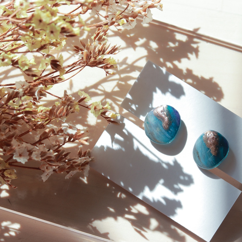 原神　モナ　イメージイヤリング•ピアス　レジン  